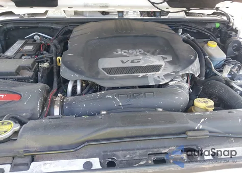 2018 Jeep Wrangler Jk Unlimited Sahara 4X4 from USA, damaged, VIN 1C4BJWEG7JL937751